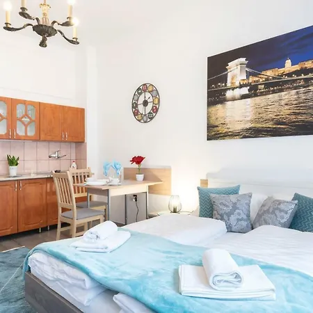 Asboth City Apartment